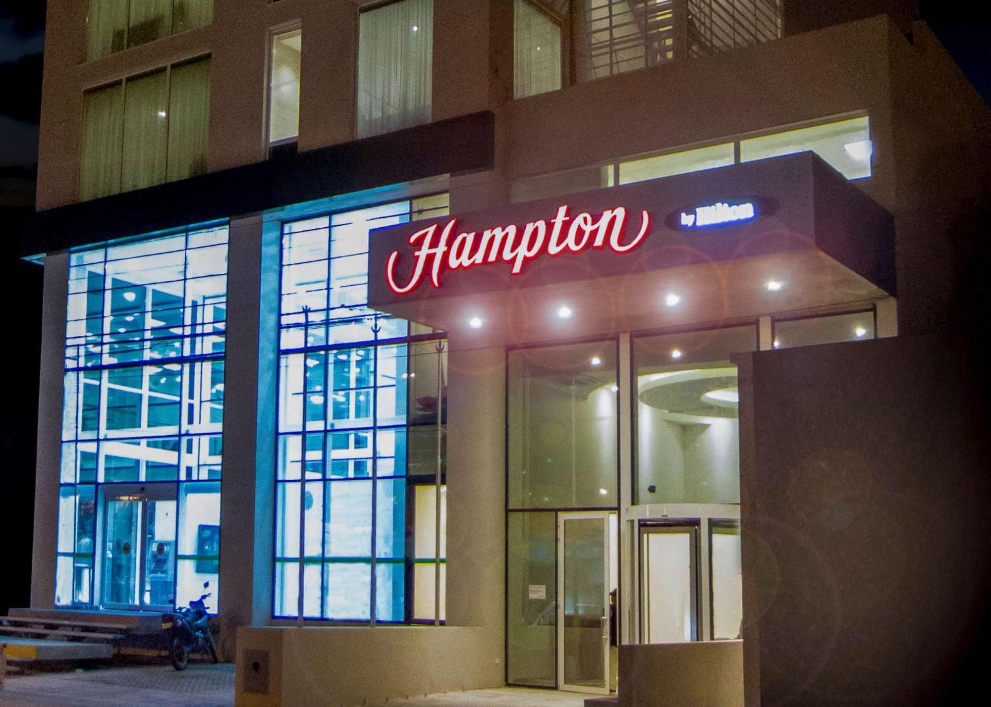 Hampton By Hilton Santa Cruz Hotel Santa Cruz de La Sierra Exterior photo